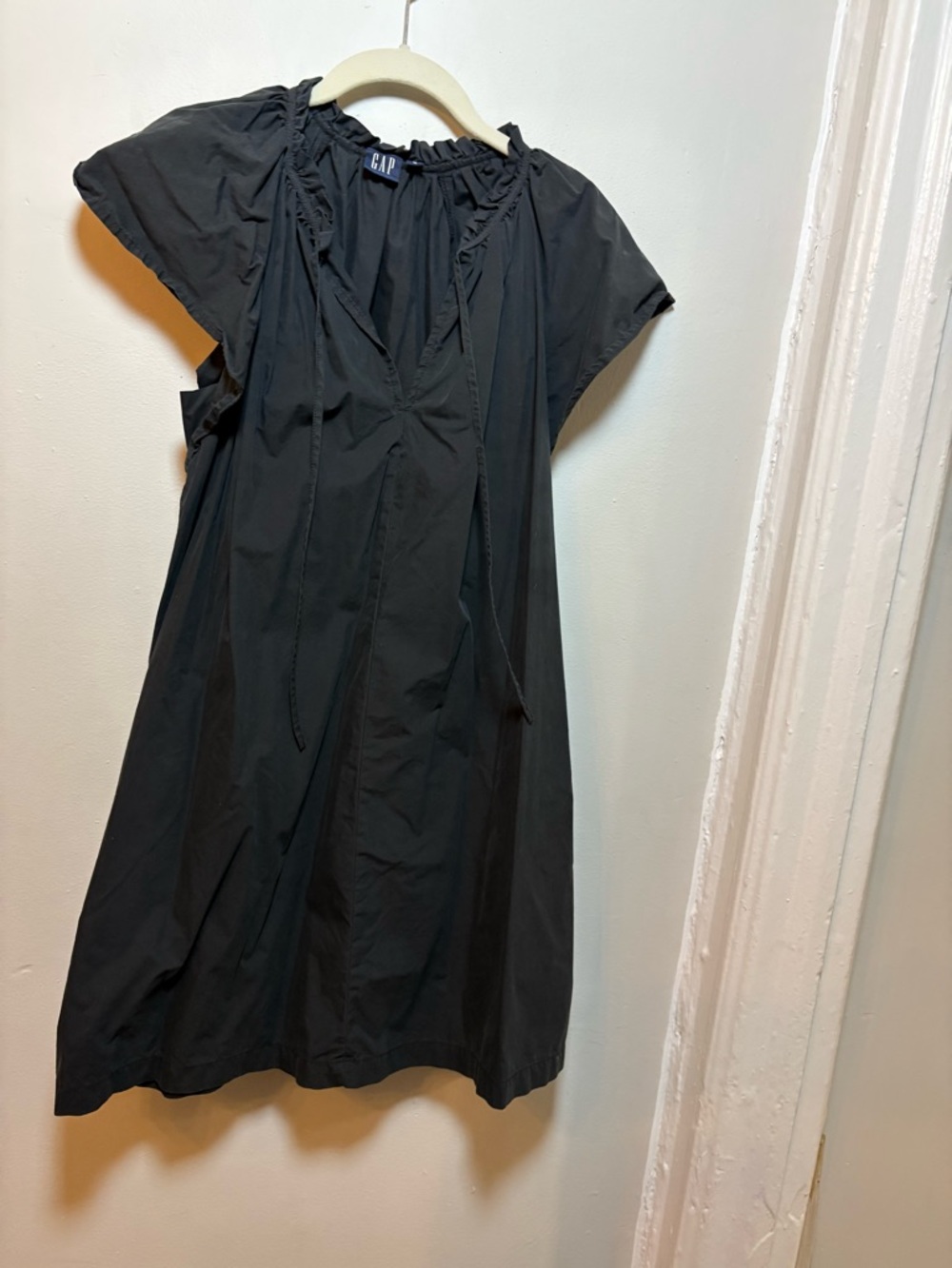 GAP Black Short-Sleeve Tie-Neck Mini Dress